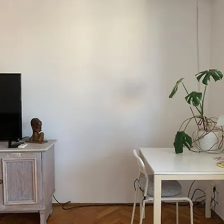Apartment Star With Free Parking Belgrade